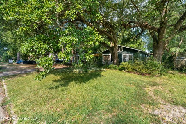 1205 Adeline Street, Hattiesburg, MS 39401