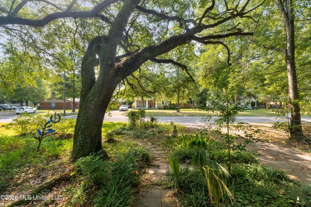 1205 Adeline Street, Hattiesburg, MS 39401