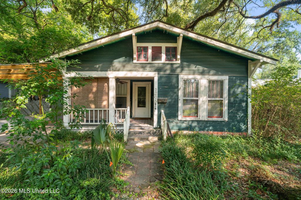 1205 Adeline Street, Hattiesburg, MS 39401
