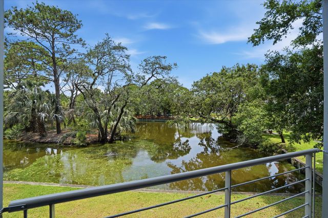 207 Little Oak Island Drive, Folly Beach, SC 29439