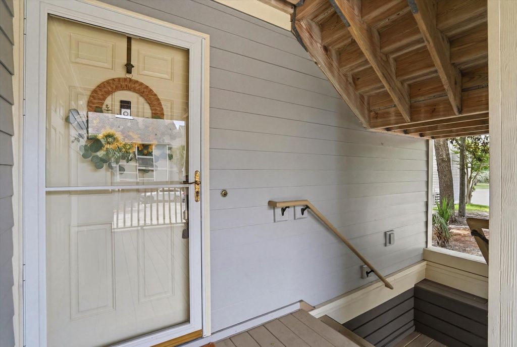207 Little Oak Island Drive, Folly Beach, SC 29439