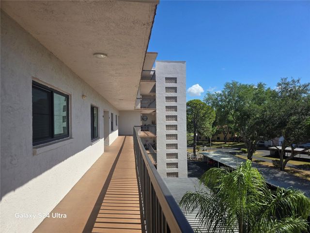 8186 TERRACE GARDEN DRIVE N 409, St Petersburg, FL 33709