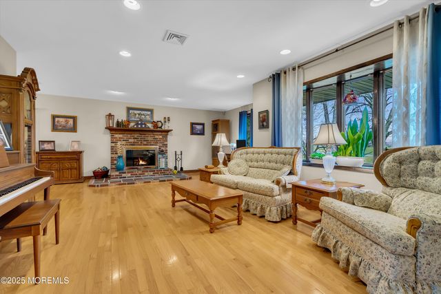 49 Highbridge Road, New Egypt, NJ 08533