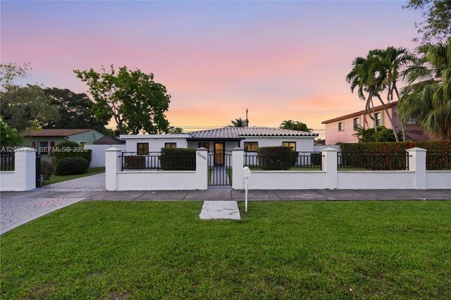 7395 SW 39th St, Miami, FL 33155