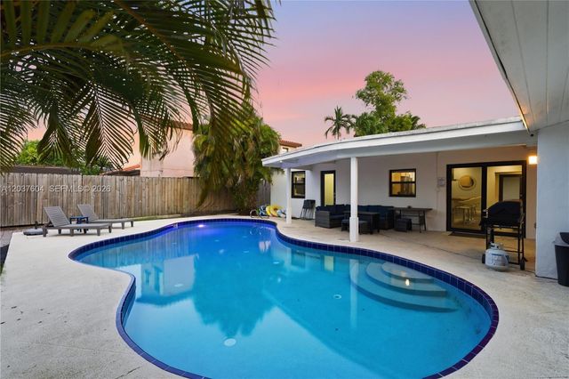 7395 SW 39th St, Miami, FL 33155