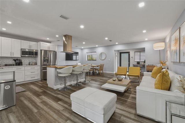 7395 SW 39th St, Miami, FL 33155