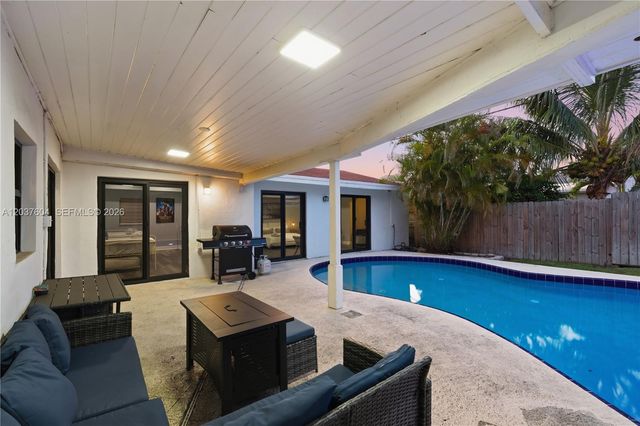 7395 SW 39th St, Miami, FL 33155