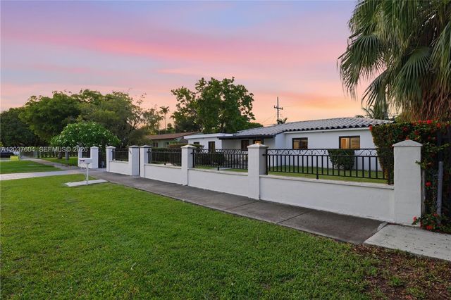 7395 SW 39th St, Miami, FL 33155