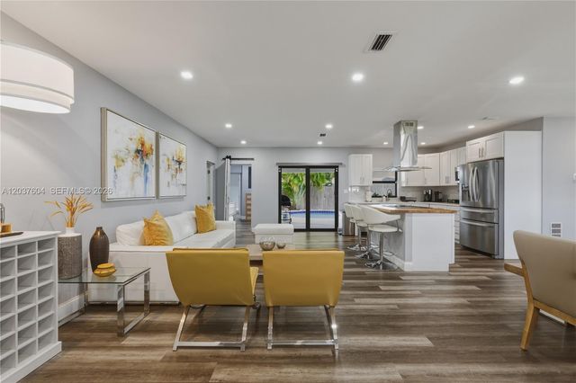 7395 SW 39th St, Miami, FL 33155
