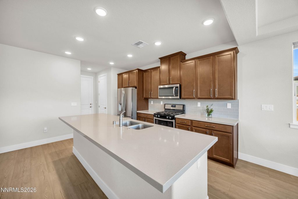 Image 6 of property listing at 7774 Enclave Key Road, Reno, NV 89506