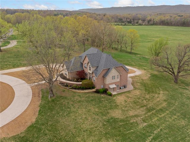 3323 Savannah Drive, Harrison, AR 72601