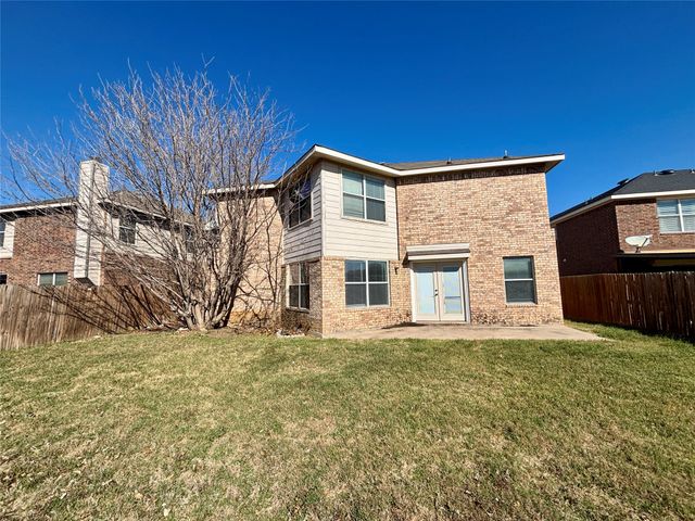 653 Condor Trail, Saginaw, TX 76131