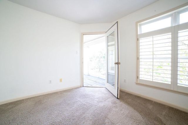 137 HARBOR POINT LN, Memphis, TN 38103