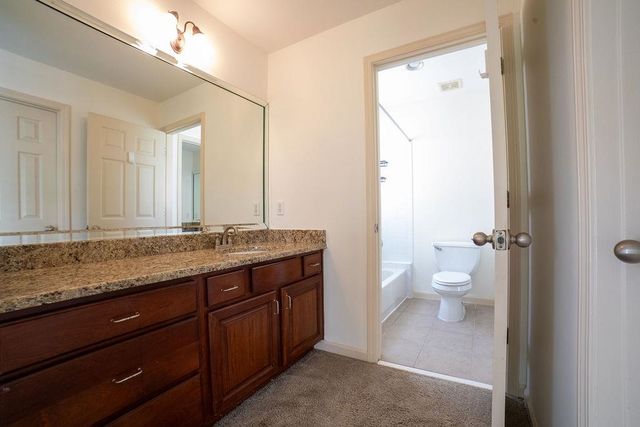 137 HARBOR POINT LN, Memphis, TN 38103