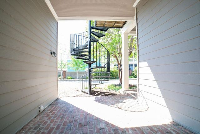 137 HARBOR POINT LN, Memphis, TN 38103