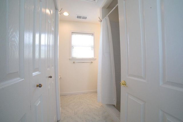 137 HARBOR POINT LN, Memphis, TN 38103