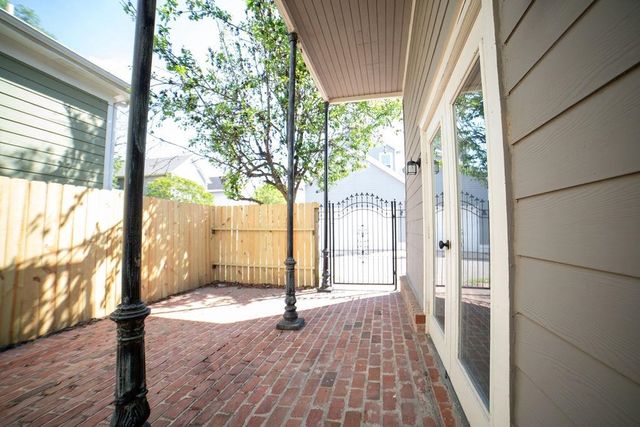 137 HARBOR POINT LN, Memphis, TN 38103