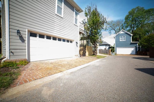 137 HARBOR POINT LN, Memphis, TN 38103