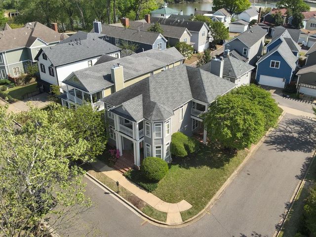 137 HARBOR POINT LN, Memphis, TN 38103