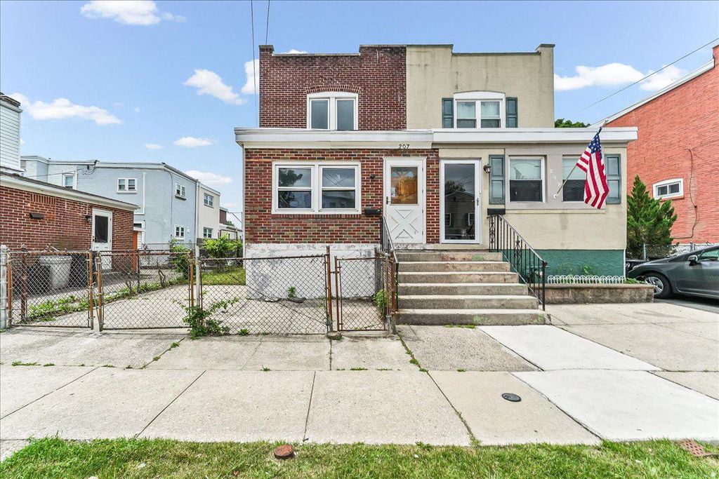207 BARTRAM, Essington, PA 19029