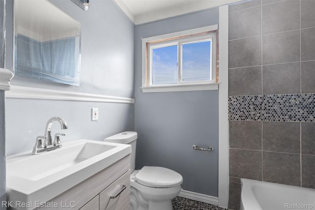 25280 Dale Street, Roseville, MI 48066