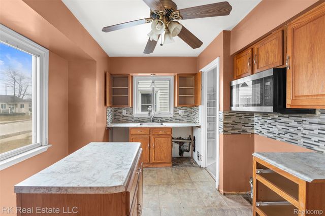 25280 Dale Street, Roseville, MI 48066