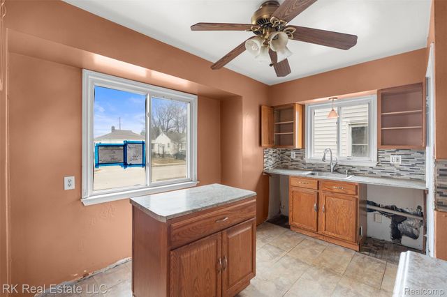 25280 Dale Street, Roseville, MI 48066