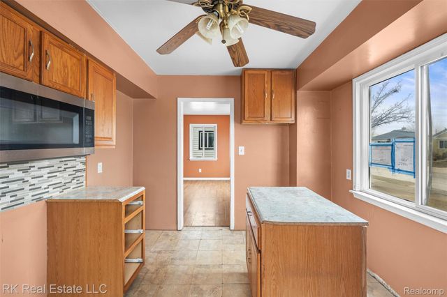 25280 Dale Street, Roseville, MI 48066