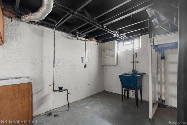 25280 Dale Street, Roseville, MI 48066