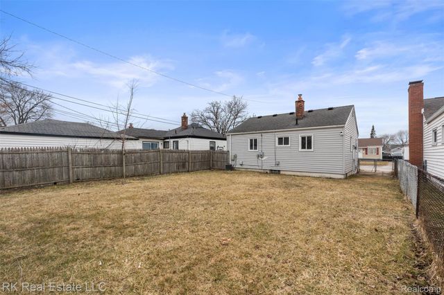 25280 Dale Street, Roseville, MI 48066