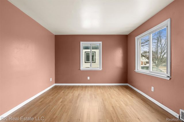 25280 Dale Street, Roseville, MI 48066