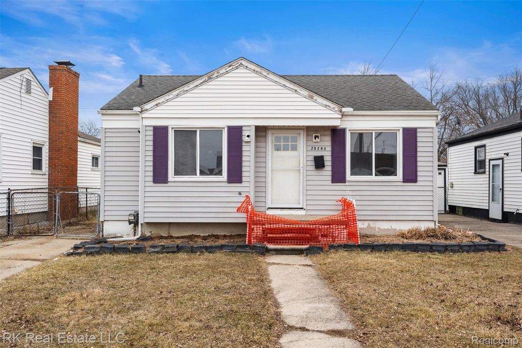 25280 Dale Street, Roseville, MI 48066