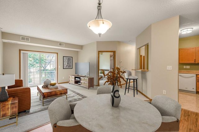 114200 Hundertmark 110, Chaska, MN 55318