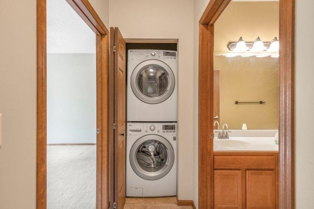 114200 Hundertmark 110, Chaska, MN 55318