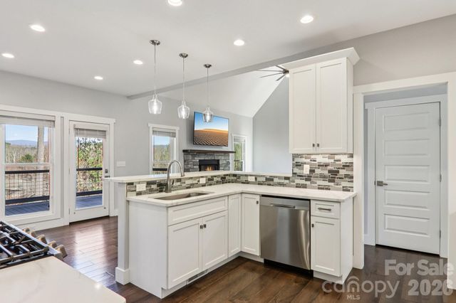 98 Hamilton Woods Lane, Etowah, NC 28729