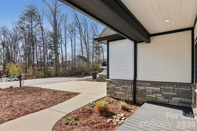 98 Hamilton Woods Lane, Etowah, NC 28729
