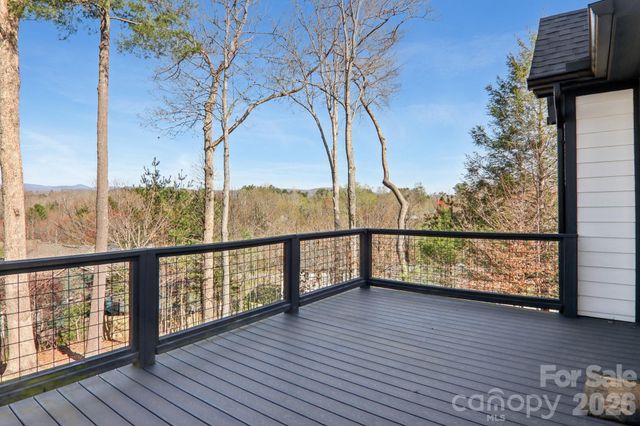 98 Hamilton Woods Lane, Etowah, NC 28729
