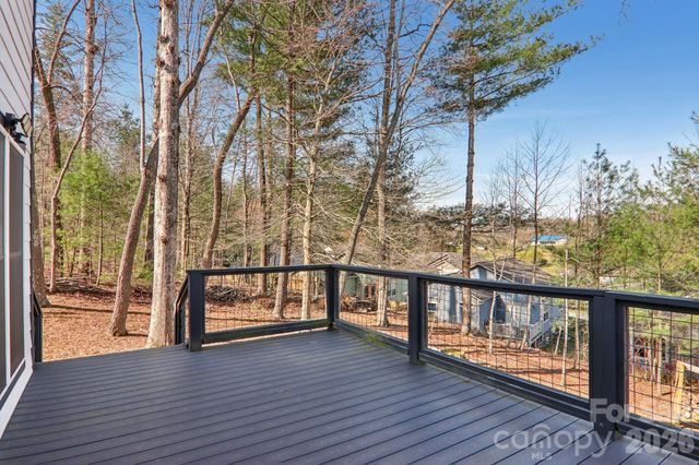 98 Hamilton Woods Lane, Etowah, NC 28729