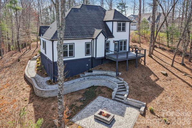 98 Hamilton Woods Lane, Etowah, NC 28729