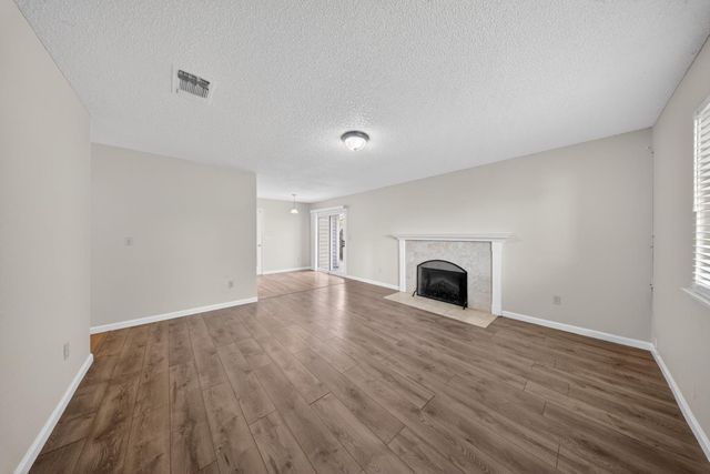 7263 Hayward Dr, Sacramento, CA 95828