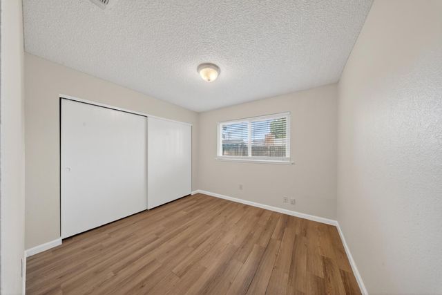 7263 Hayward Dr, Sacramento, CA 95828