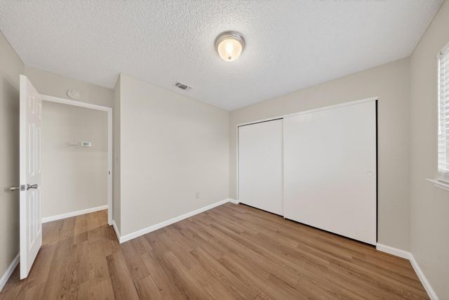 7263 Hayward Dr, Sacramento, CA 95828