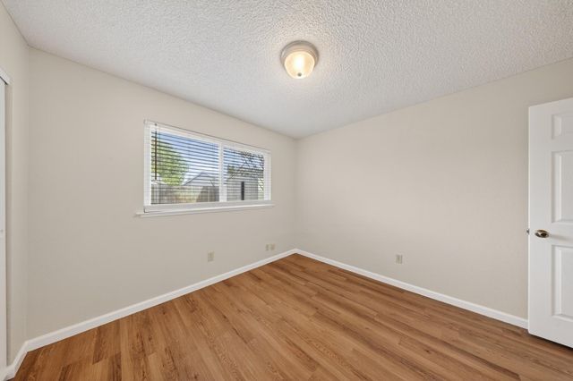 7263 Hayward Dr, Sacramento, CA 95828