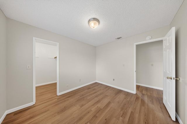 7263 Hayward Dr, Sacramento, CA 95828