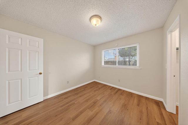 7263 Hayward Dr, Sacramento, CA 95828