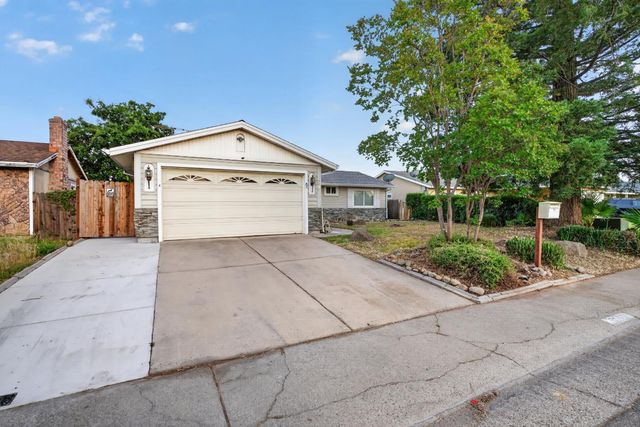 7263 Hayward Dr, Sacramento, CA 95828