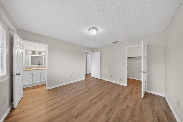 7263 Hayward Dr, Sacramento, CA 95828