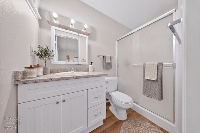 7263 Hayward Dr, Sacramento, CA 95828