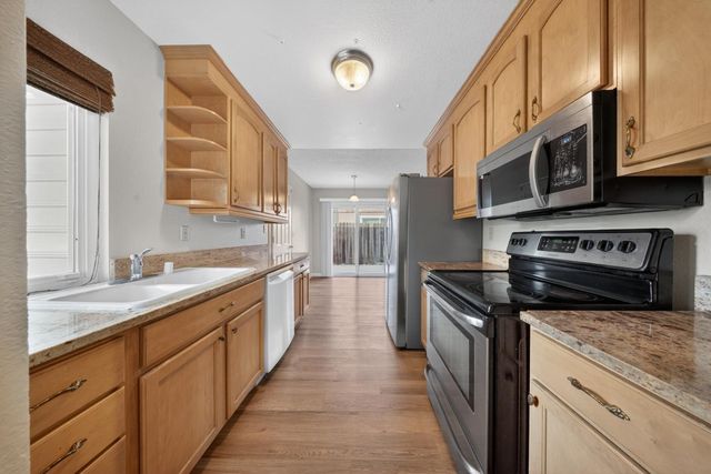 7263 Hayward Dr, Sacramento, CA 95828