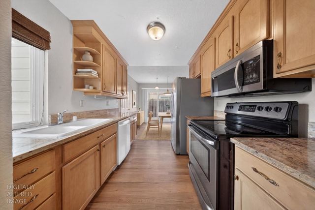 7263 Hayward Dr, Sacramento, CA 95828
